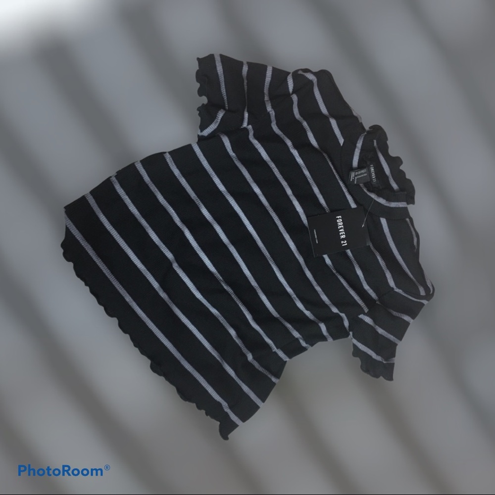 Black striped Forever 21 crop top NWT
